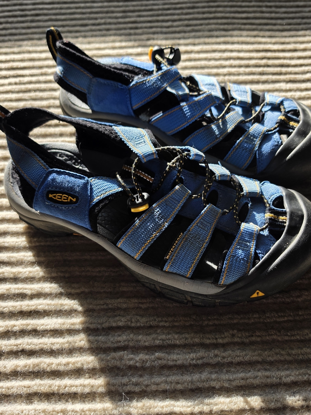 KEEN Newport H2 Closed Toe Water Sandals Hiking Outdoors Shoes Womens 8 Blue